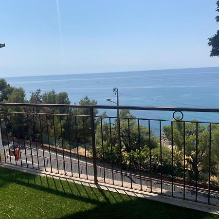 La Terrazza Nel Blu Leilighet Imperia Eksteriør bilde