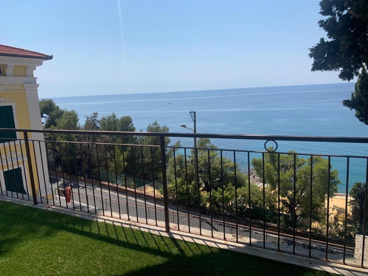 La Terrazza Nel Blu Leilighet Imperia Eksteriør bilde